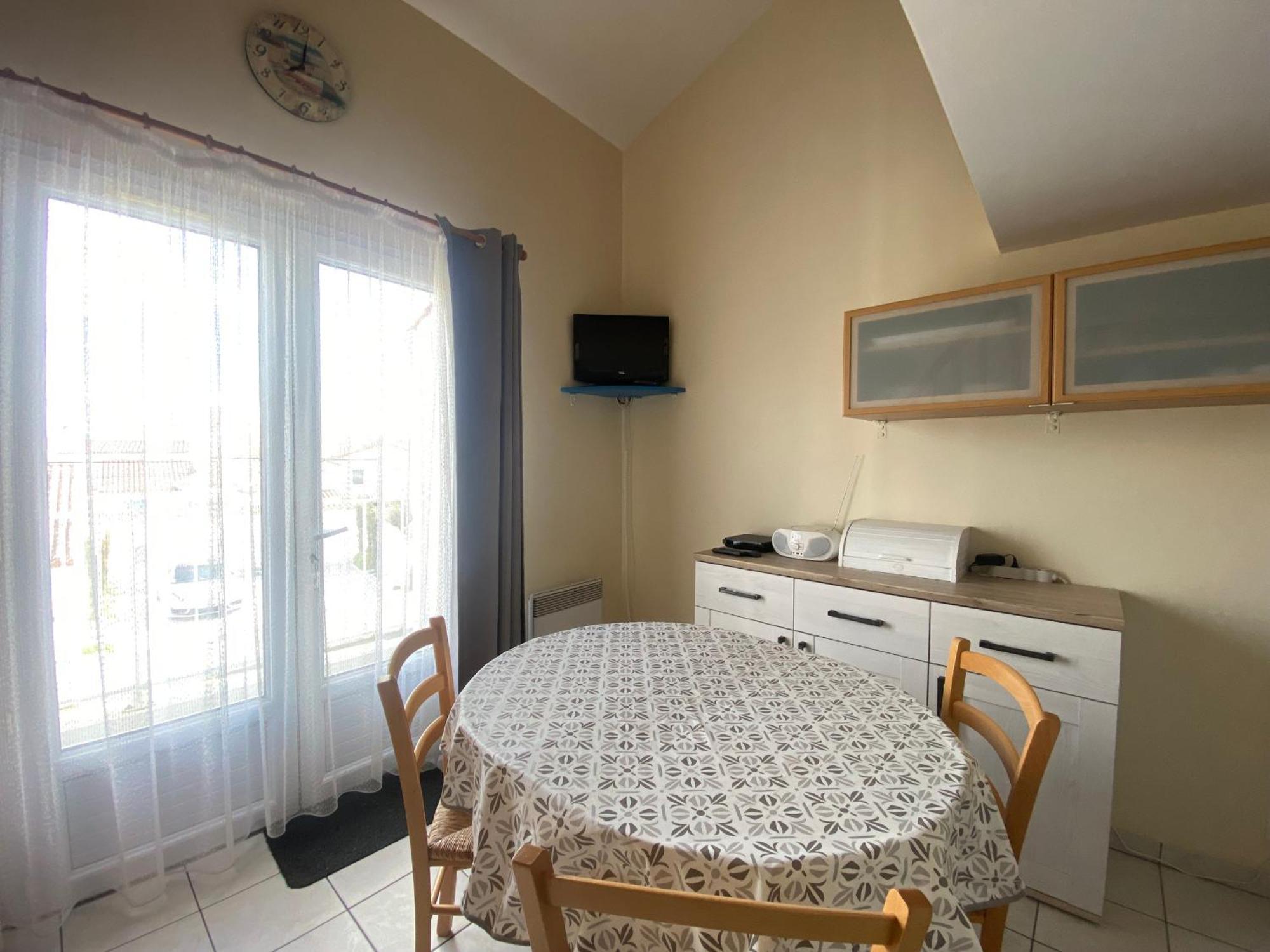 Appartement 1Er Etage Proche Centre-Ville, Plage Et Commerces, Balcon, Parking, Wifi Inclus - Fr-1-22-171 Ла-Транш-сюр-Мер Екстер'єр фото